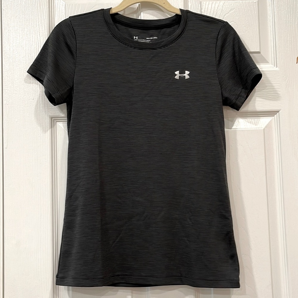 🌟FINAL PRICE🌟UNDER ARMOUR HEATGEAR TOP IN SIZE EXTRA SMALL